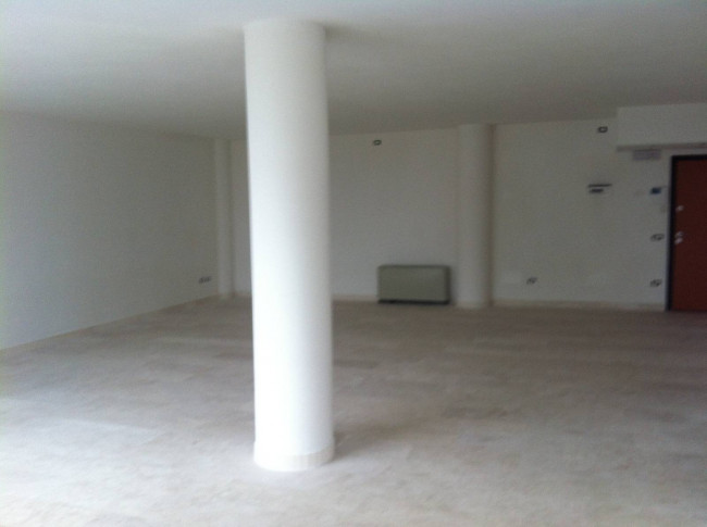 Studio/Ufficio in Affitto a Massa