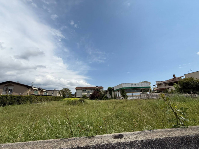 Terreno edificabile in Vendita a Montignoso