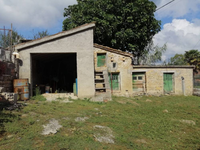 Rustico in vendita a Serra San Quirico (AN)