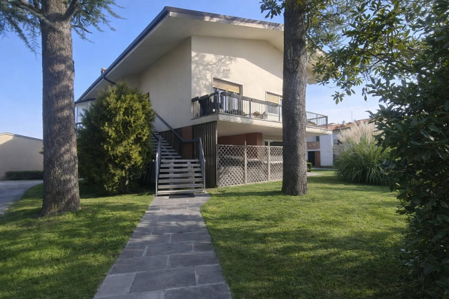 San Lorenzo Isontino Bifamiliare