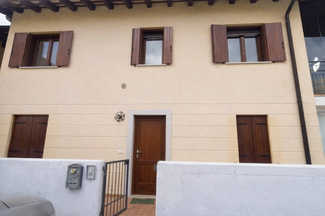 San Lorenzo Isontino Bifamiliare