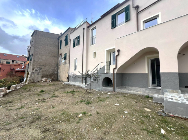 Appartamento in vendita a Finalborgo, Finale Ligure (SV)