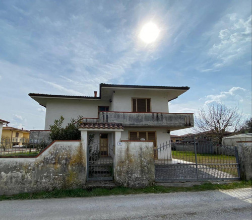 Casa singola in Vendita a Castelfranco di Sotto