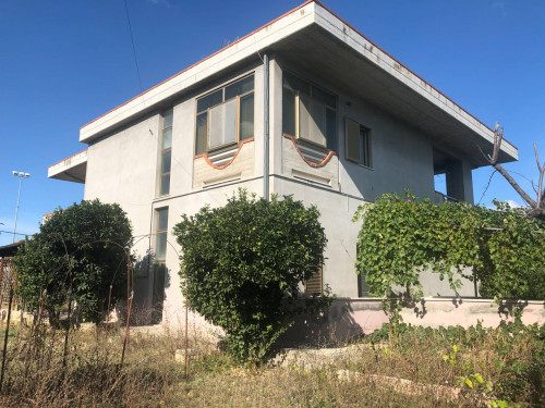 Villa in vendita a Mosciano Sant'angelo (TE)