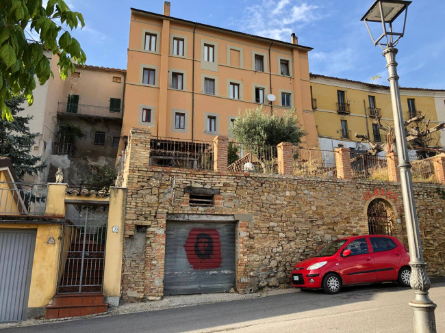 Palazzo in Vendita a Canzano