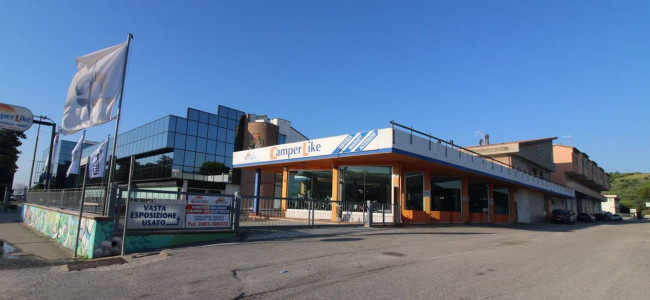 Capannone in Vendita a Tortoreto