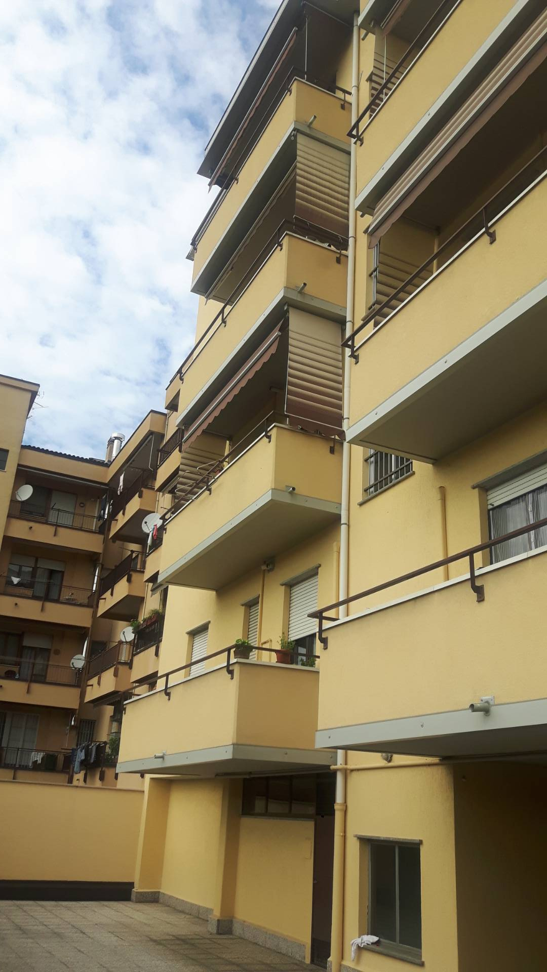  parabiago vendita quart:  studio immobiliare busetti