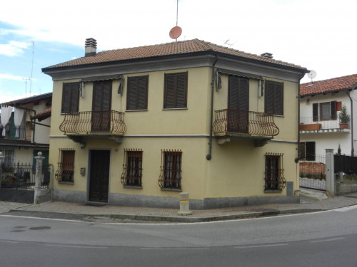 Casa singola in Vendita a Bra