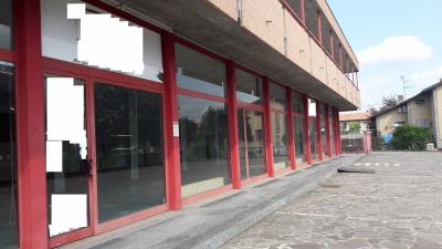 Locale commerciale in Affitto a Cassano Magnago