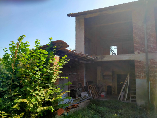 Rustico in vendita a Sumirago (VA)