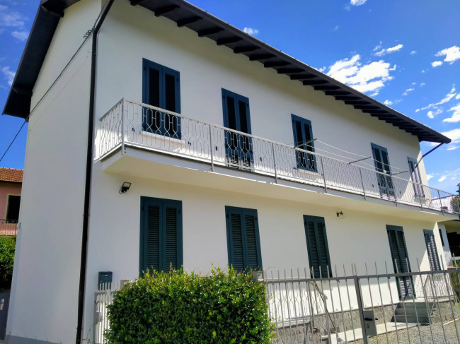 Villa in vendita a Angera (VA)