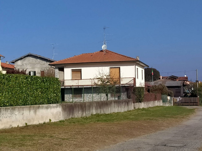 Villa in vendita a Ispra (VA)