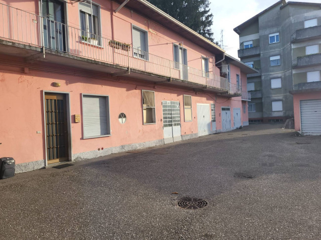 Box o garage in Vendita a Albizzate