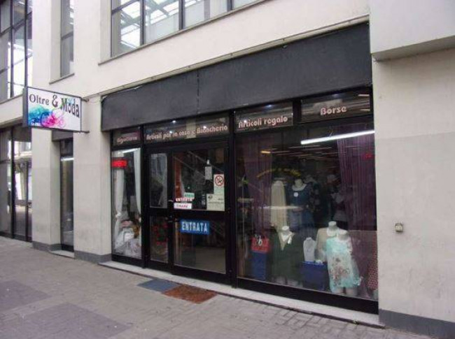 Locale commerciale in Vendita a Cassano d'Adda
