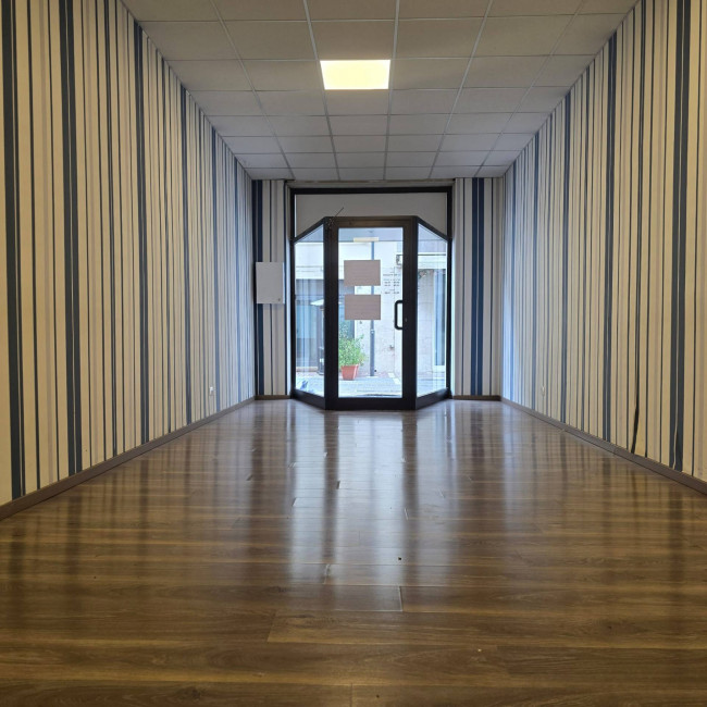 Locale commerciale in Affitto a Pescara