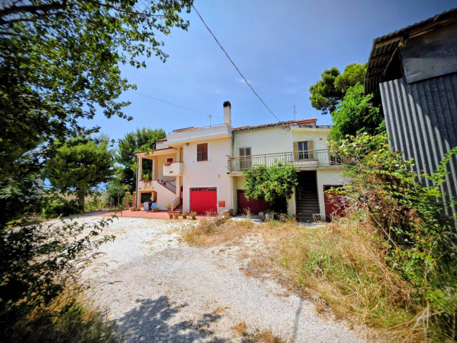 Villa bifamiliare in vendita a Offida