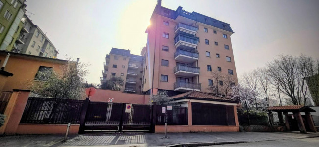 Box o garage in vendita a Milano