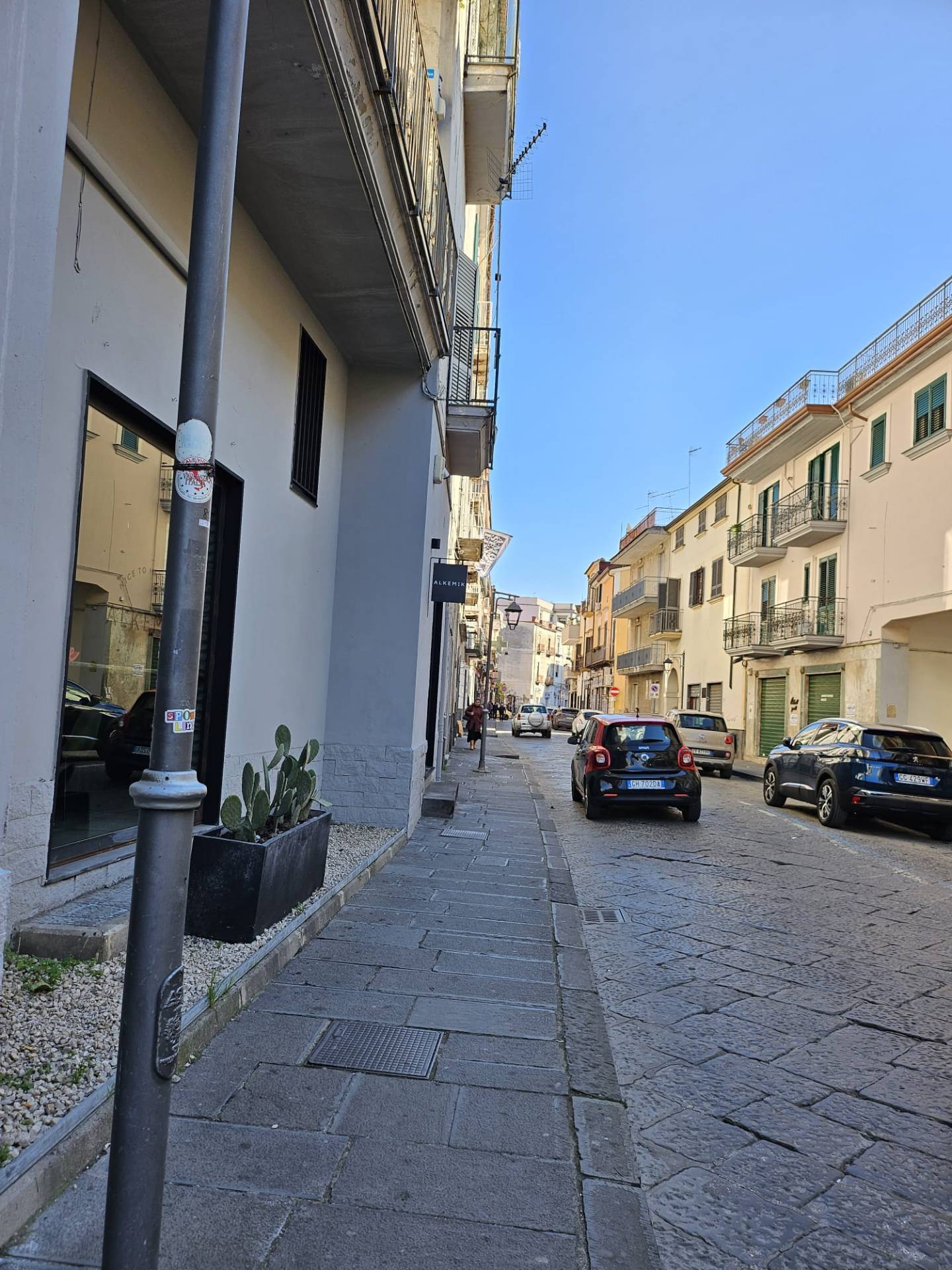 Fondo commerciale in affitto a Pomigliano D'arco (NA)