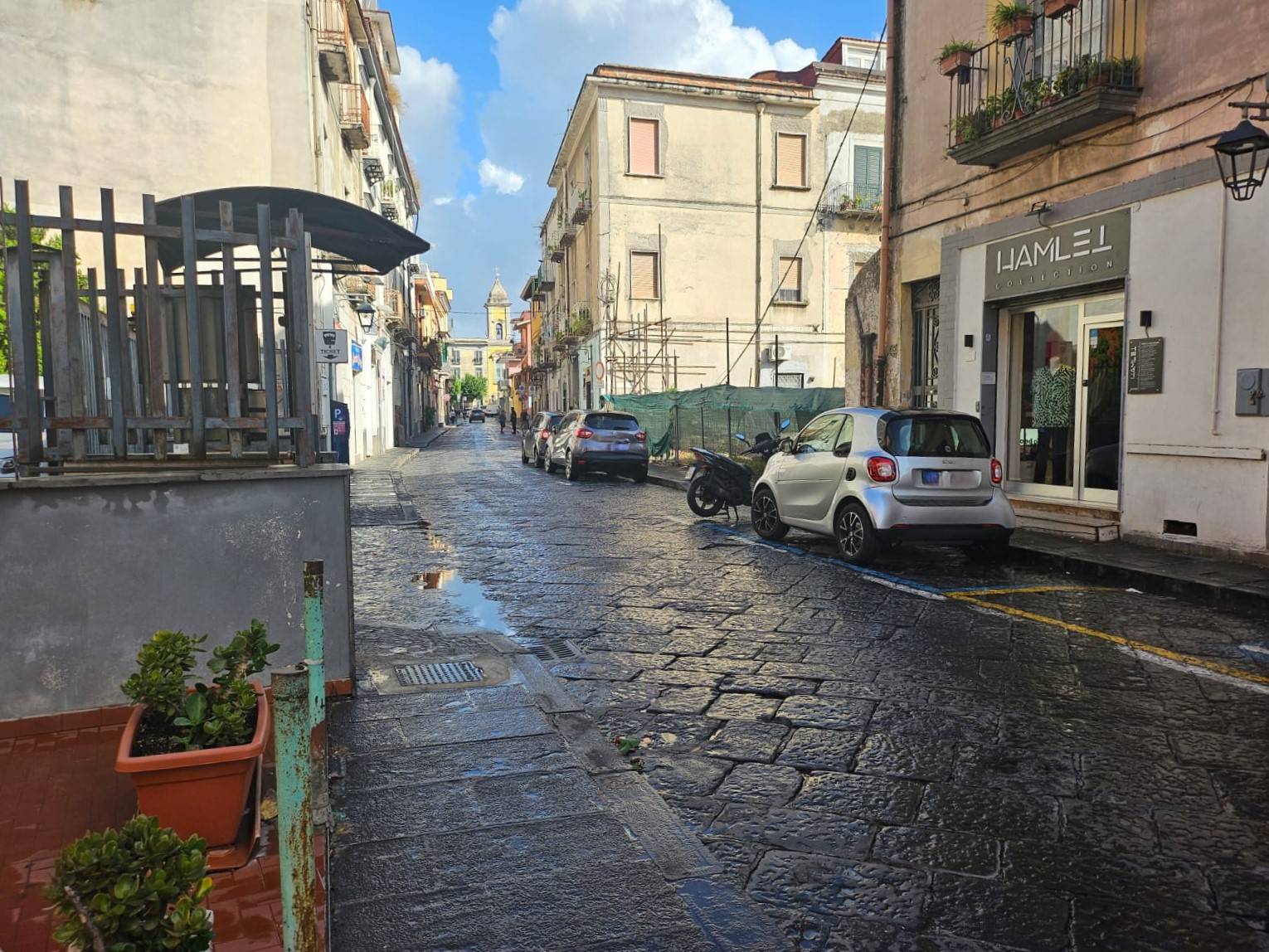 Fondo commerciale in affitto a Pomigliano D'arco (NA)