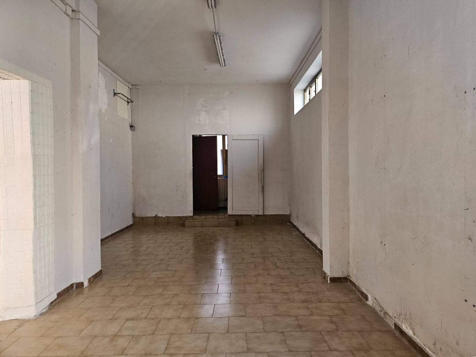 Fondo commerciale in affitto a Pomigliano D'arco (NA)