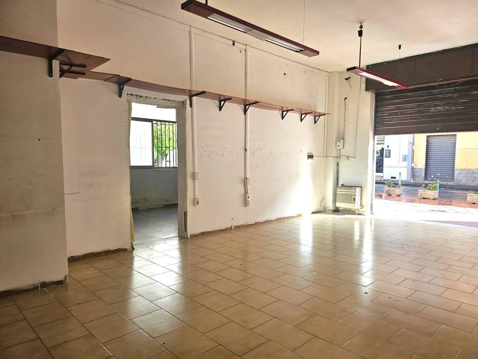 Fondo commerciale in affitto a Pomigliano D'arco (NA)
