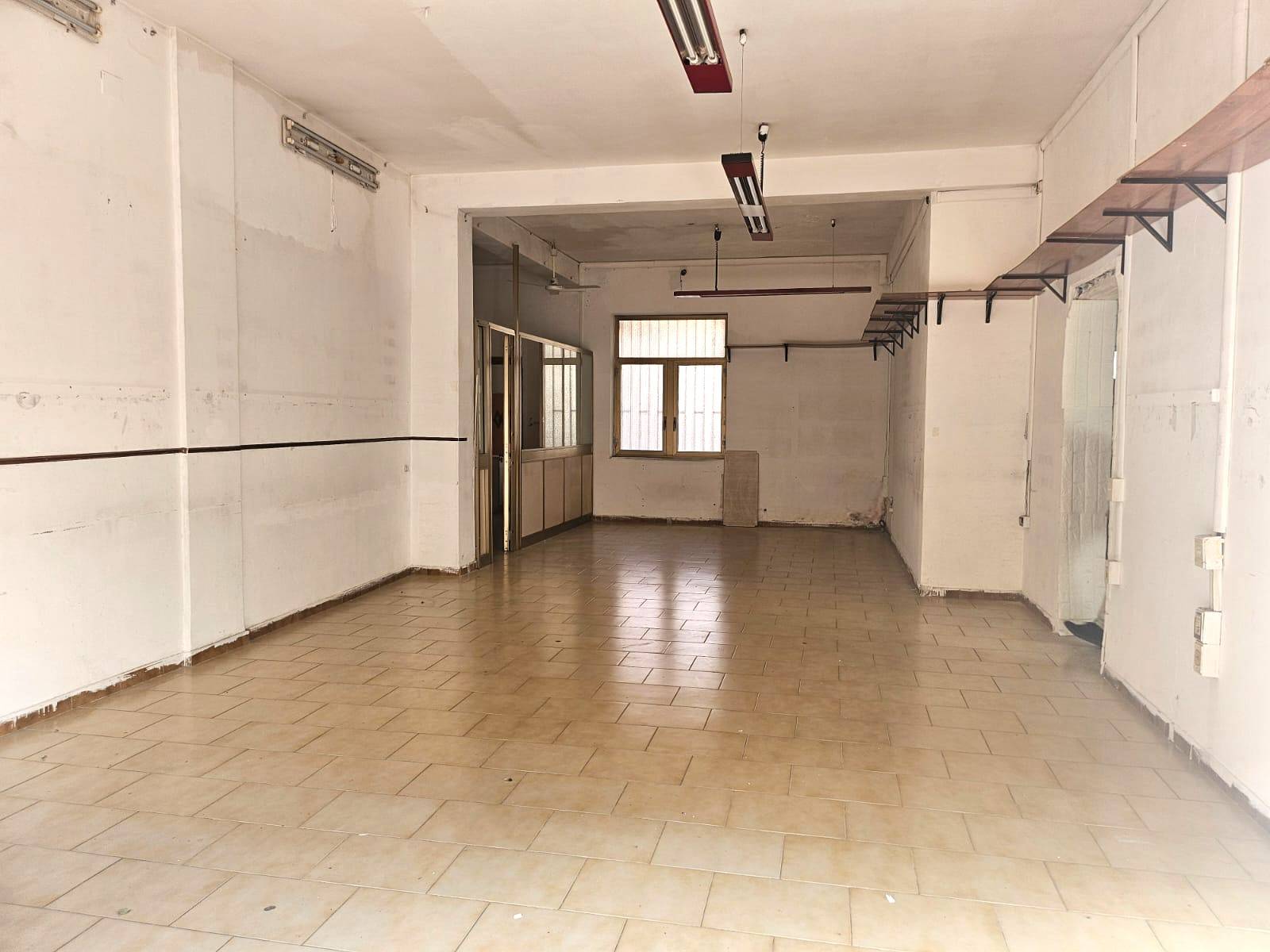 Fondo commerciale in affitto a Pomigliano D'arco (NA)