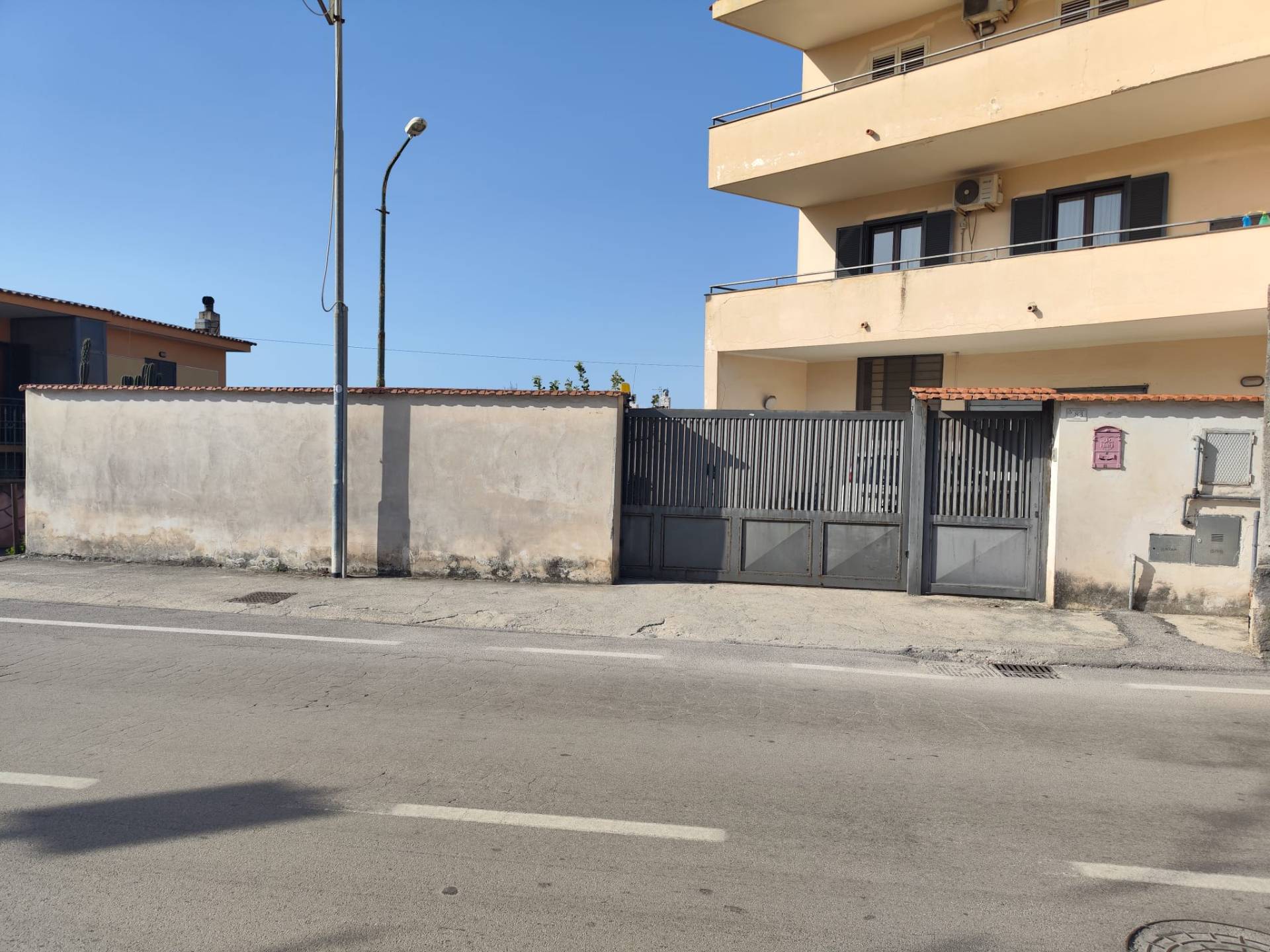 Fondo commerciale in affitto a Sant'anastasia (NA)