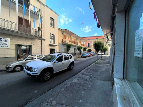 Fondo commerciale in affitto a Pomigliano D'arco (NA)