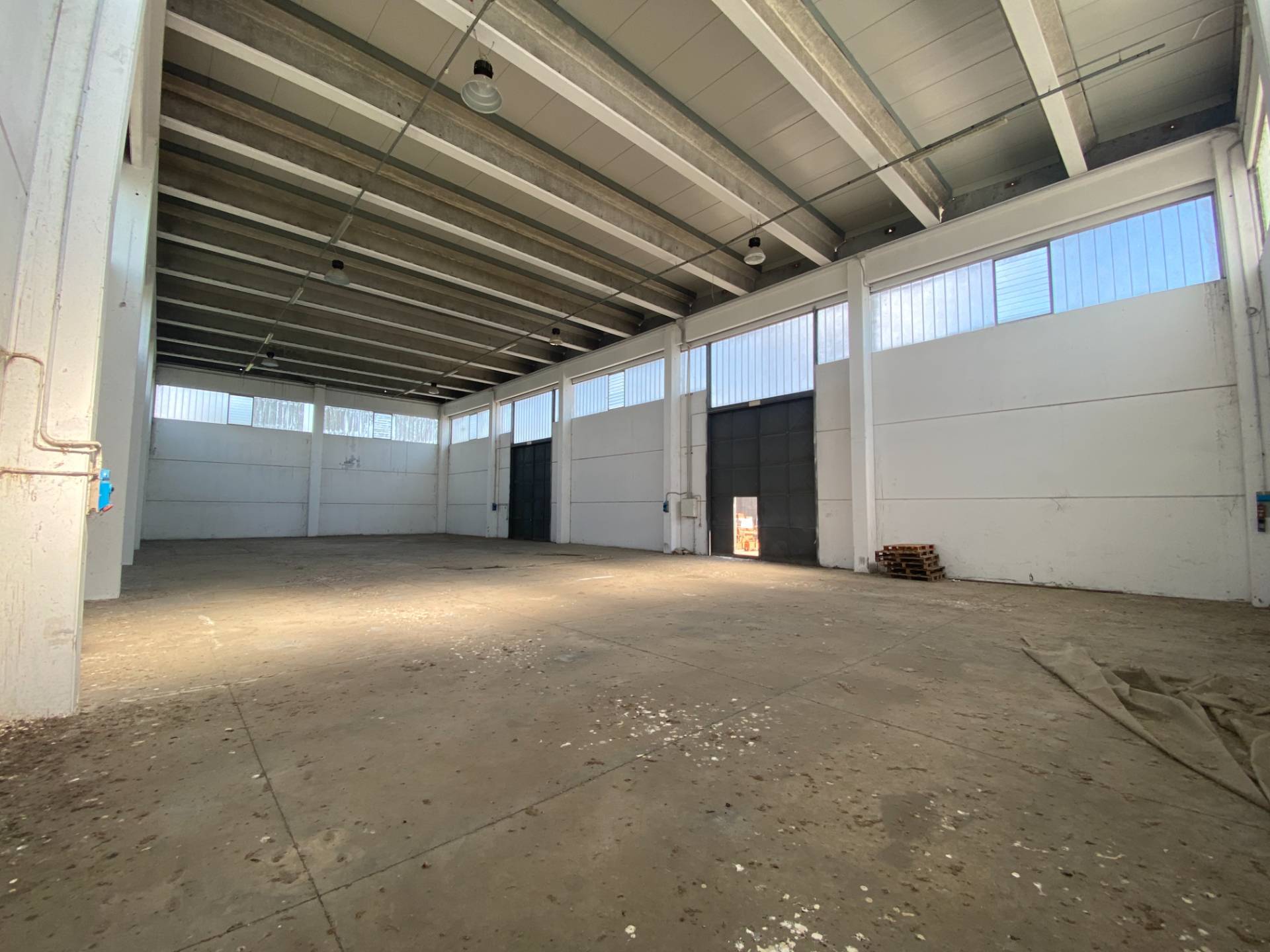 Fondo commerciale in vendita a Pontedera (PI)