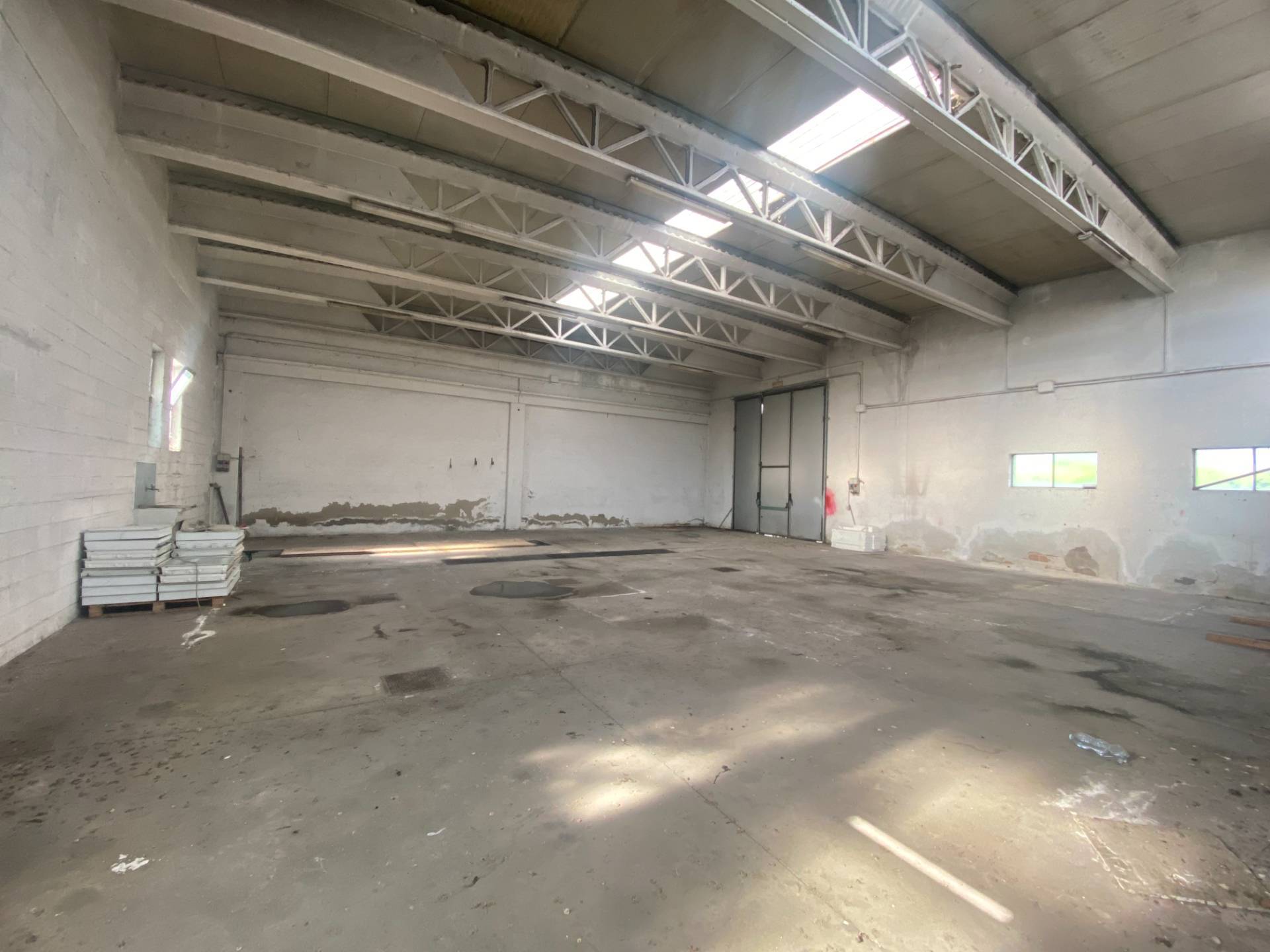 Fondo commerciale in vendita a Pontedera (PI)