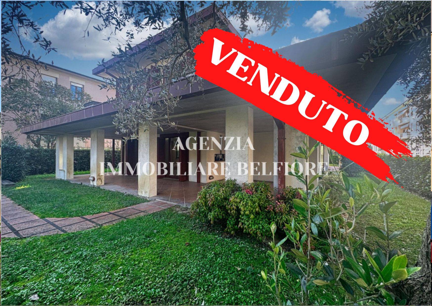 villa bifamiliare