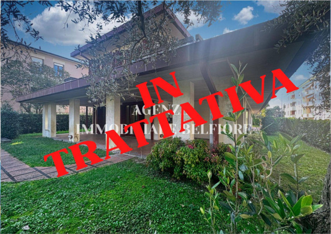 villa bifamiliare