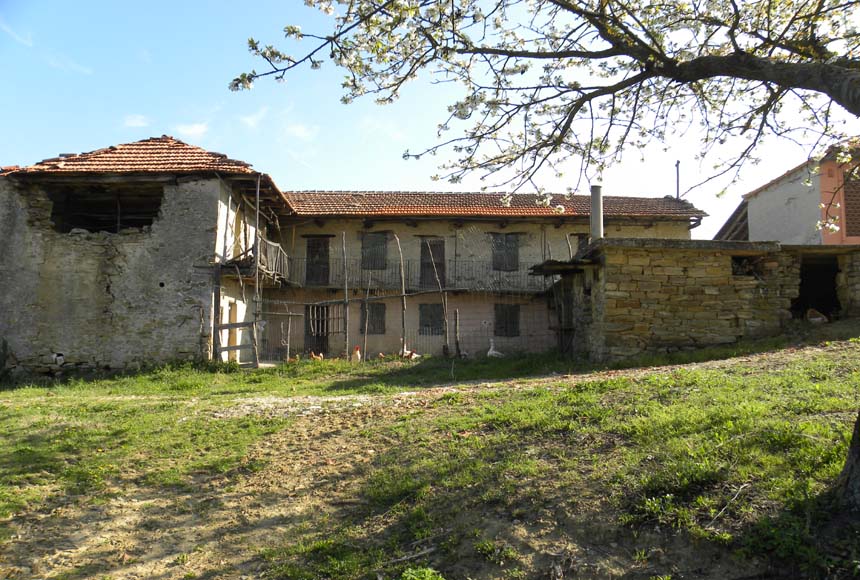 Casa Rustica in Vendita a Bergolo