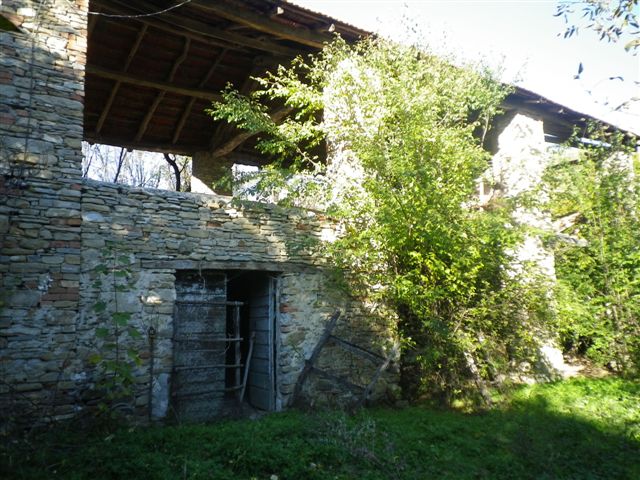 Casa Rustica - Semindipendente in Vendita a Montechiaro d'Acqui