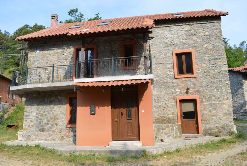 Villa / House for Sale to Giusvalla