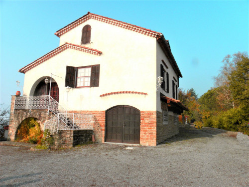 Villa Padronale in Vendita a Cortemilia