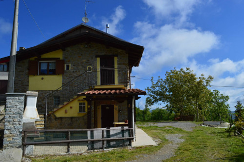 Villa / House for Sale to Cengio