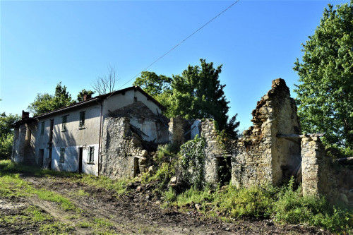 Country House (rustic) for Sale to Dego