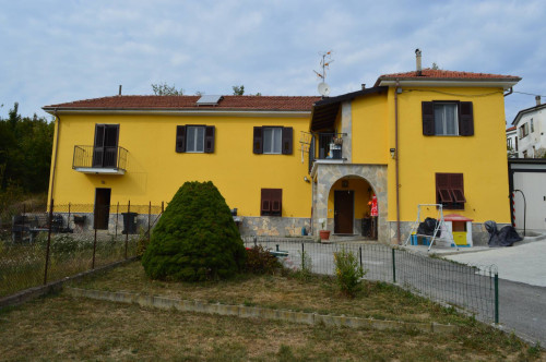 Villa / Villetta in Vendita a Carcare