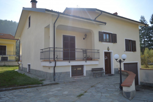 Villa / Villetta in Vendita a Calizzano