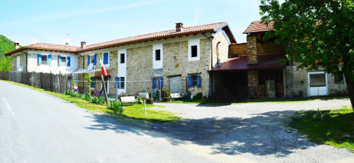 Country House (rustic) for Sale to Denice