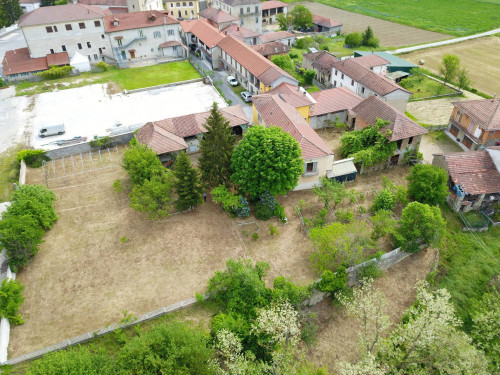 Villa Padronale in Vendita a Gorzegno