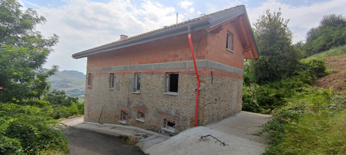 Villa / Villetta in Vendita a Santo Stefano Belbo