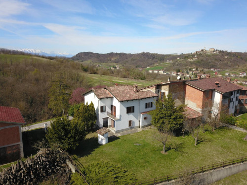 Villa / Villetta - Semindipendente in Vendita a Sale delle Langhe