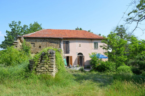 Casa Rustica - Semindipendente in Vendita a Roccaverano