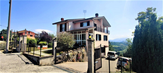 Villa / Villetta in Vendita a Murazzano