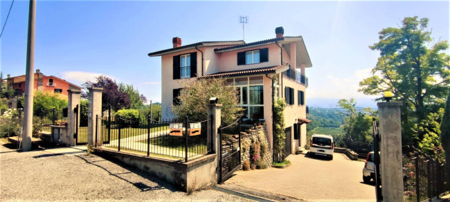 Villa / Villetta in Vendita a Murazzano
