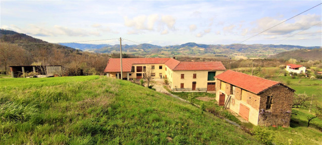 Farmhouse / Estate for Sale to Ponti