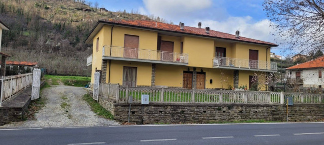 Villa / House - Semi-detached for Sale to Cortemilia
