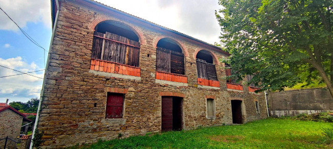 Casa Rustica in Vendita a Roccaverano